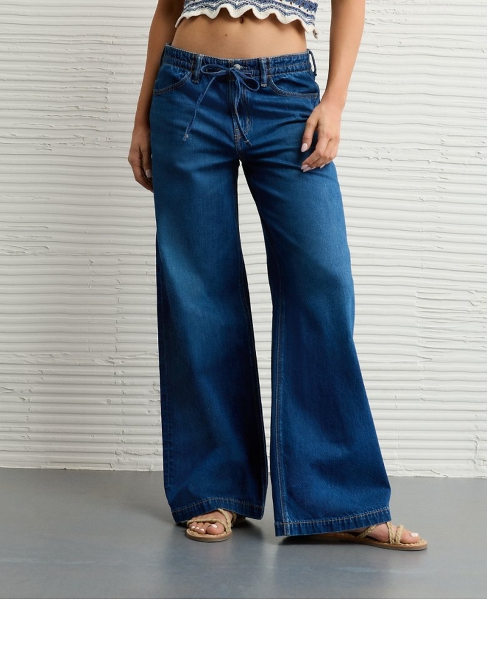 American Eagle NWOT Wide-Leg Low-Waist Indigo Women’s Jeans